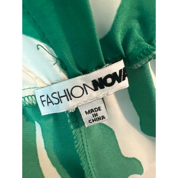 Fashion Nova green white print shorts size Medium - Picture 3 of 9